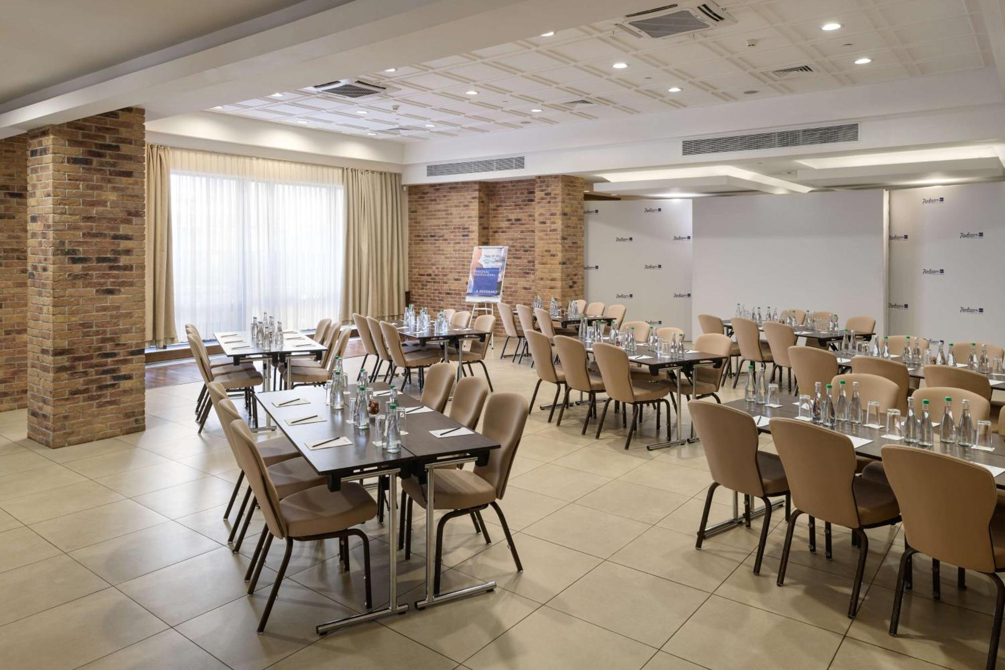 Radisson Blu Hotel, Kyiv Podil City Centre Ngoại thất bức ảnh