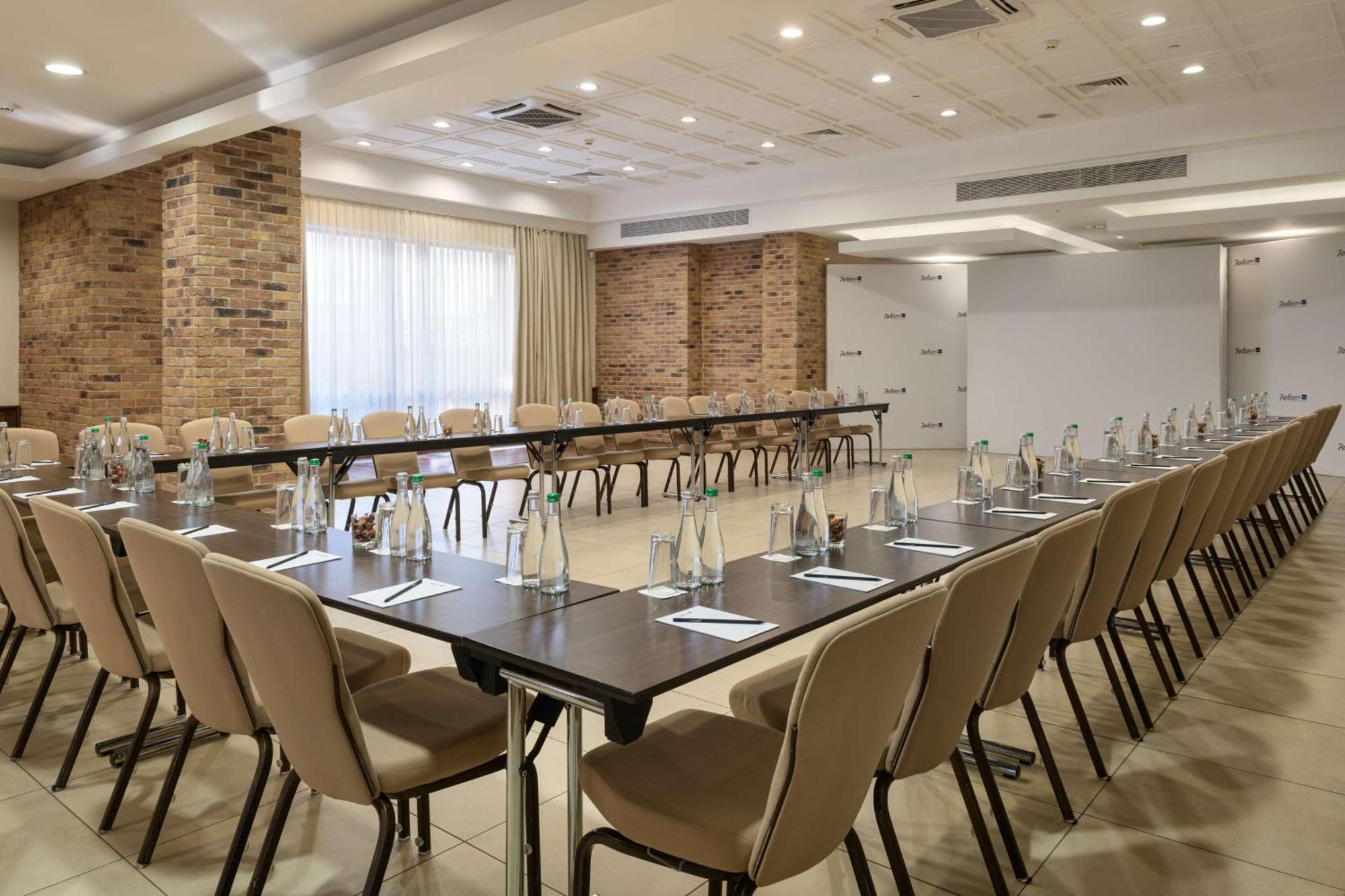 Radisson Blu Hotel, Kyiv Podil City Centre Ngoại thất bức ảnh