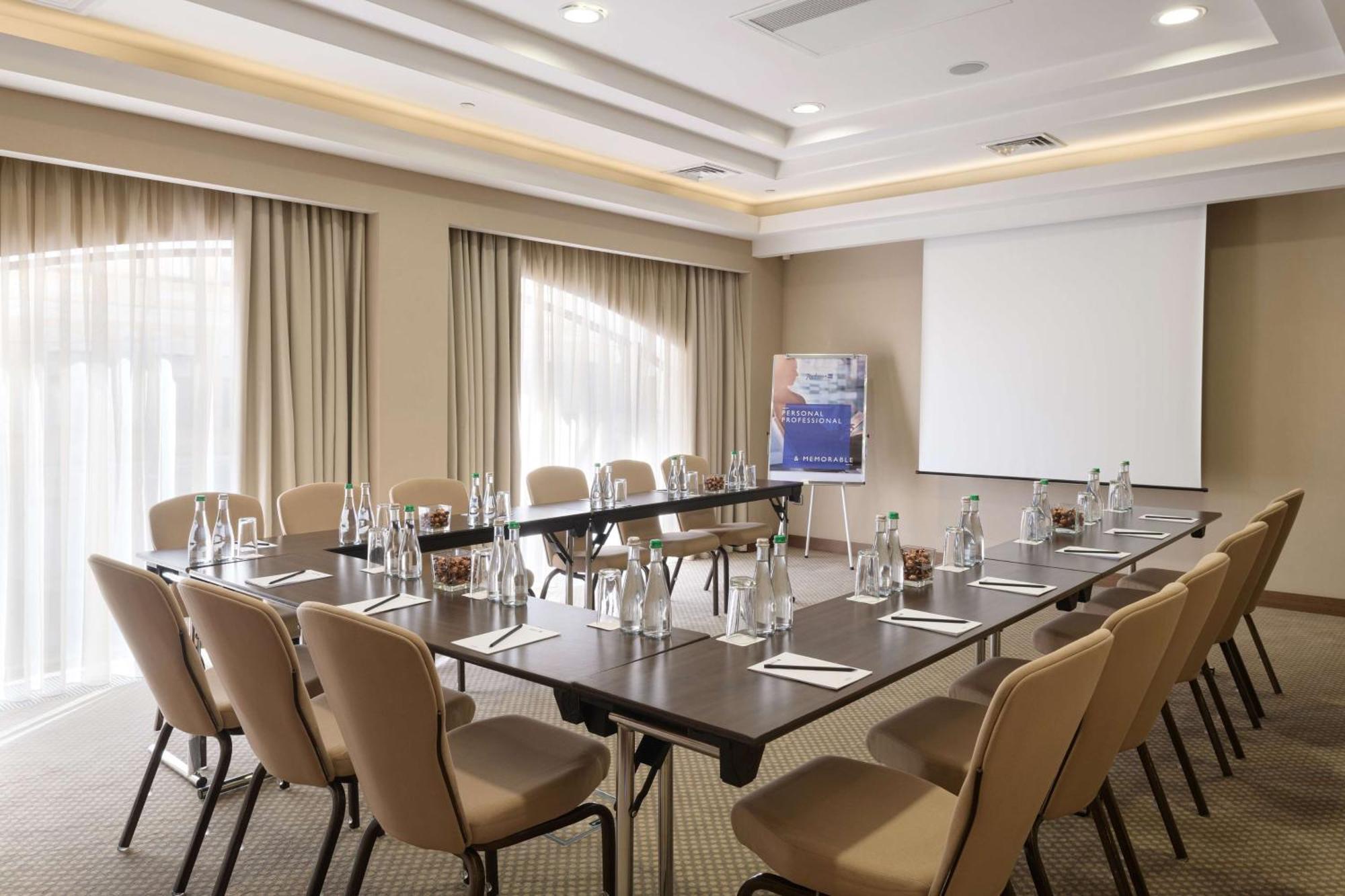 Radisson Blu Hotel, Kyiv Podil City Centre Ngoại thất bức ảnh