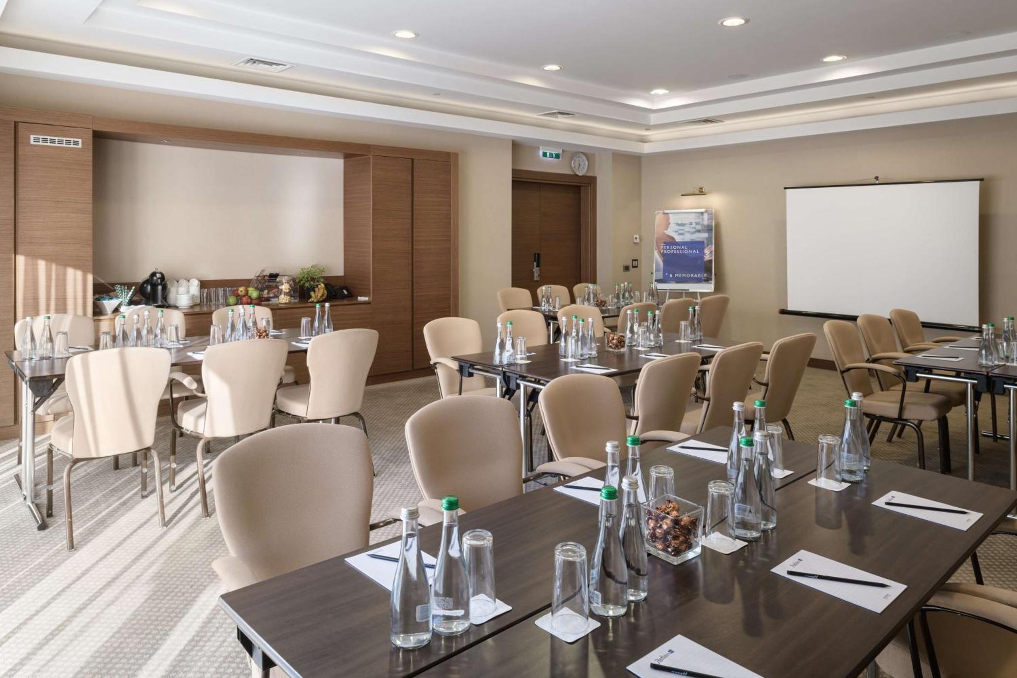 Radisson Blu Hotel, Kyiv Podil City Centre Ngoại thất bức ảnh